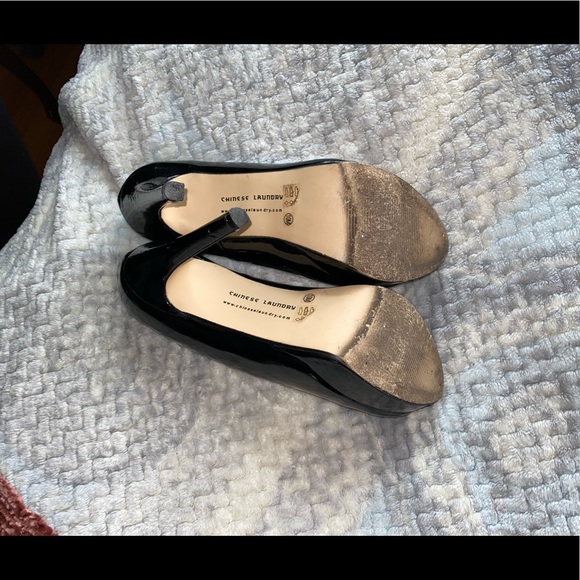 Black pump heels - Picture 3 of 10